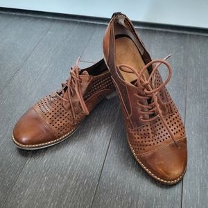 Rudsak Women Genuine Leather Vintage Perforated Lace up Oxford Shoes